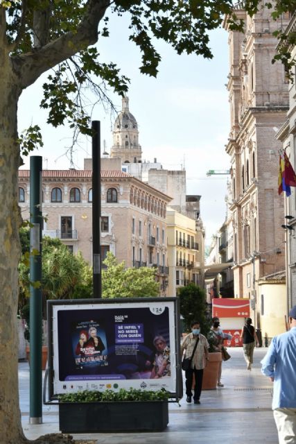 Una exposición fotográfica promociona la 40 Semana Nacional de Teatro y a Caravaca como destino cultural y turístico en el paseo Alfonso X ´el Sabio´ de Murcia - 4, Foto 4