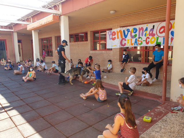 Vuker visita a los niños y niñas de la Escuela de Verano CALASCOLE - 2, Foto 2