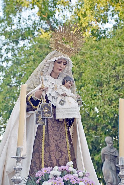 Traslado en andas la Virgen del Carmen desde la capilla del puente a la parroquia de Ntra. Sr. de la O - 2, Foto 2
