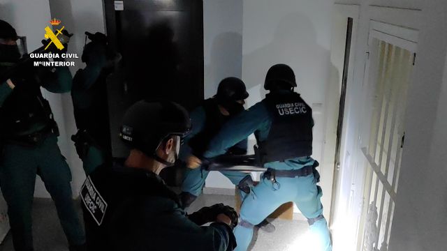 La Guardia Civil desarticula el grupo delictivo que atracaba comercios de media Región, Foto 5