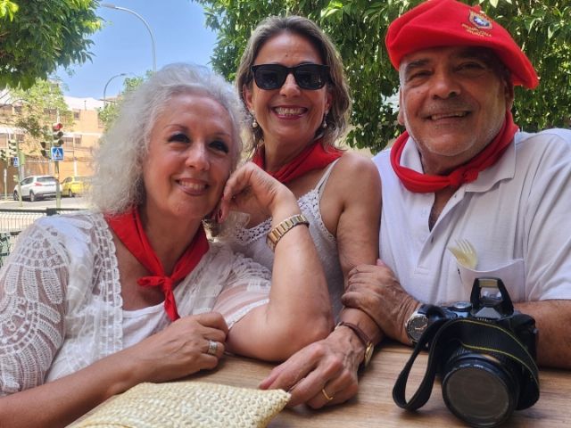 Sevilla . El Hogar Navarro de Sevilla da la bienvenida a San Fermín con su propio chupinazo en Nervión - 4, Foto 4
