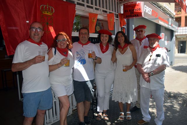 Sevilla . El Hogar Navarro de Sevilla da la bienvenida a San Fermín con su propio chupinazo en Nervión - 5, Foto 5