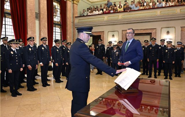 Policía Local refuerza su plantilla con la toma de posesión de 57 nuevos efectivos - 4, Foto 4