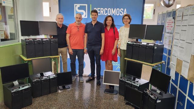 SERCOMOSA dona equipos informáticos al IES Francisco de Goya para apoyar la formación tecnológica de su alumnado - 1, Foto 1