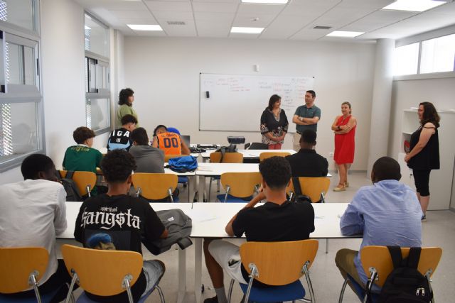 10 alumnos se forman con un curso gratuito de competencias básicas en lengua y matemáticas - 1, Foto 1