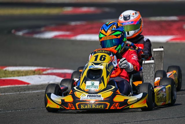 El lorquino Pablo Segura brilla en Chiva con una remontada épica en la categoría Mini del CEK Finetwork 2025 - 2, Foto 2