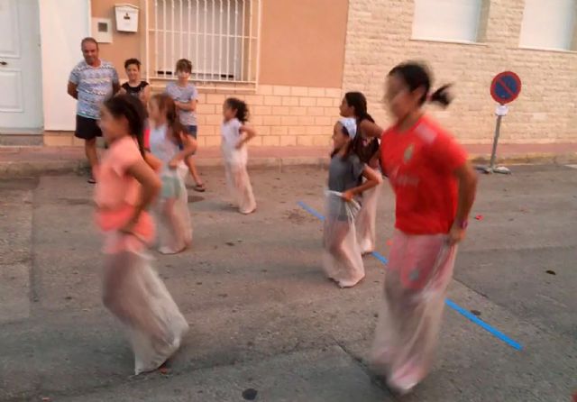 Juegos tradicionales y una gran fiesta de la espuma inician las fiestas patronales de Los Pulpites - 2, Foto 2