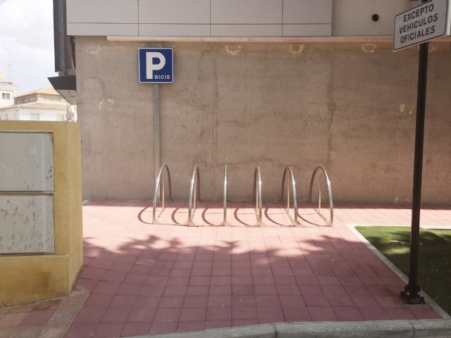 Nuevos aparcamientos para bicicletas y motos en Alhama, Foto 2