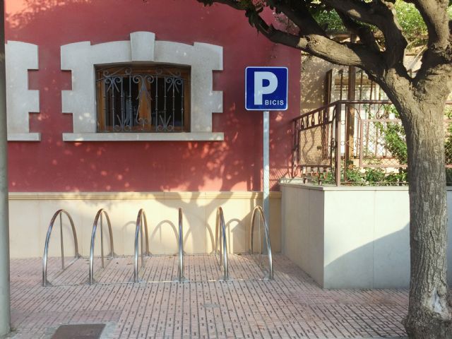 Nuevos aparcamientos para bicicletas y motos en Alhama, Foto 5