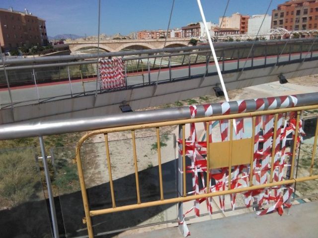El Ayuntamiento de Lorca presenta al Servicio de Empleo y Formación un proyecto de recuperación y mejora de la Pasarela Alcalde Miguel Navarro - 3, Foto 3