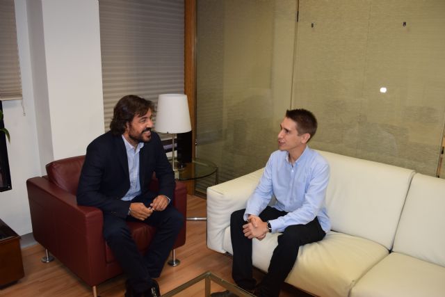 Motas recibe al investigador que presentará en Sillicon Valley su proyecto para producir proteínas de alta calidad - 2, Foto 2