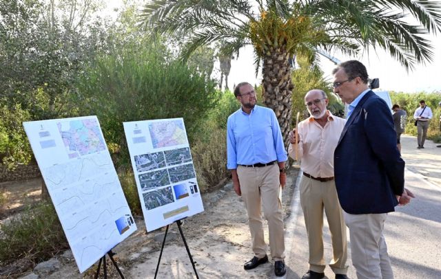 La mota izquierda del Río Segura renueva su iluminación con la instalación de 410 nuevas luminarias solares inteligentes - 1, Foto 1