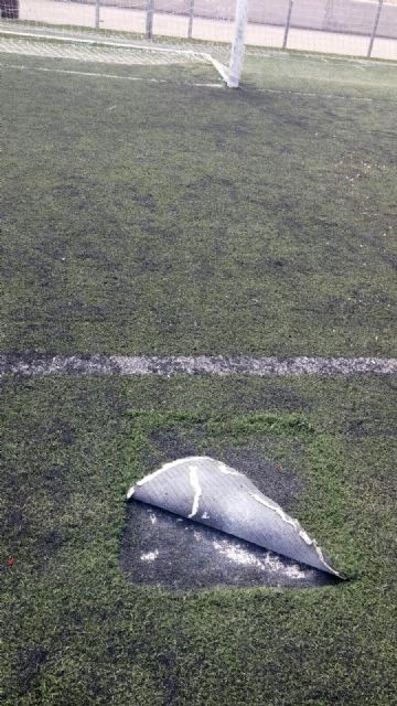 El PSOE denuncia el mal estado del campo de fútbol del Mayayo, en Sangonera la Verde, que lo utilizan unos 300 niños - 1, Foto 1