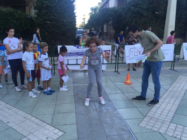 150 peques inauguran las sesiones de Jugando al Atletismo en la Calle - 1, Foto 1