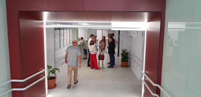 El Centro de Especialidades de El Carmen mejor a la accesibilidad a sus usuarios con la eliminación de la escalera principal - 1, Foto 1