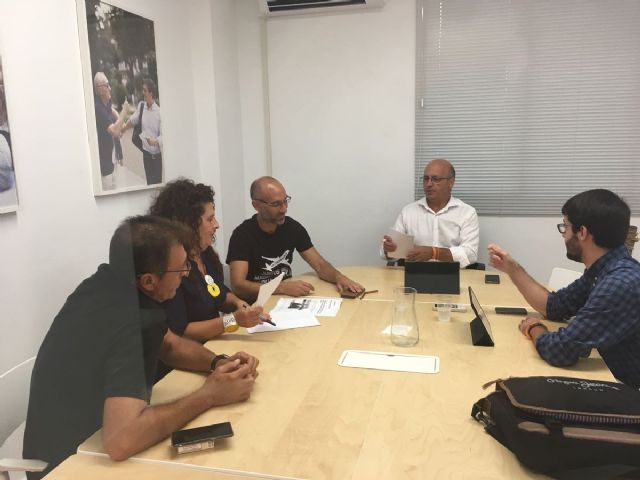 Ciudadanos denuncia que “la nefasta gestión del PP” puede dejar en el paro a muchos trabajadores del aeropuerto de San Javier - 1, Foto 1