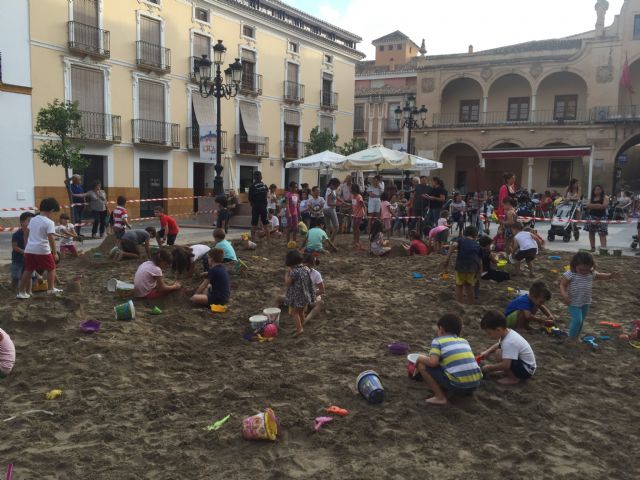 Los juegos de toda la vida y los castillos de arena toman la Plaza de España - 1, Foto 1