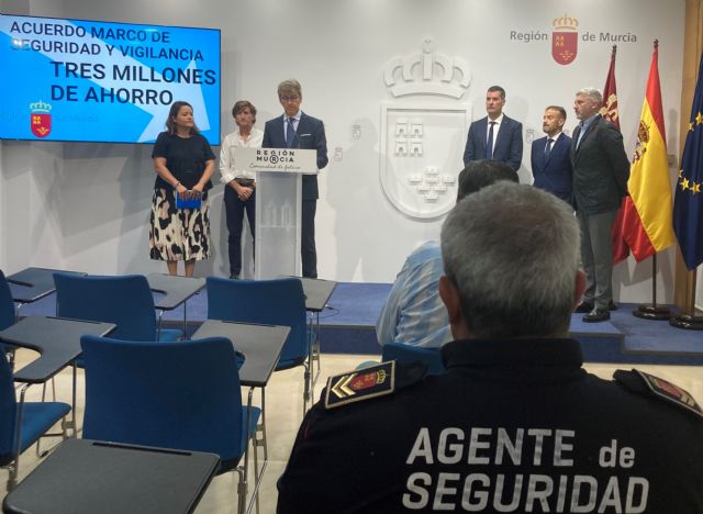 La Comunidad es la primera en lograr unificar la adjudicación de la vigilancia de edificios administrativos, hospitales y centros de salud - 1, Foto 1