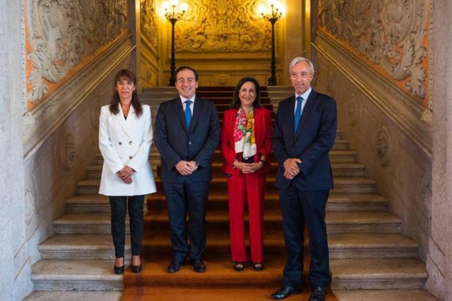 Reunión de la ministra de Defensa y el ministro de Asuntos Exteriores, Unión Europea y Cooperación con sus homólogos portugueses - 1, Foto 1