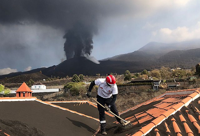 Cruz Roja da respuesta a las necesidades que aún persisten entre la población afectada por el volcán - 1, Foto 1