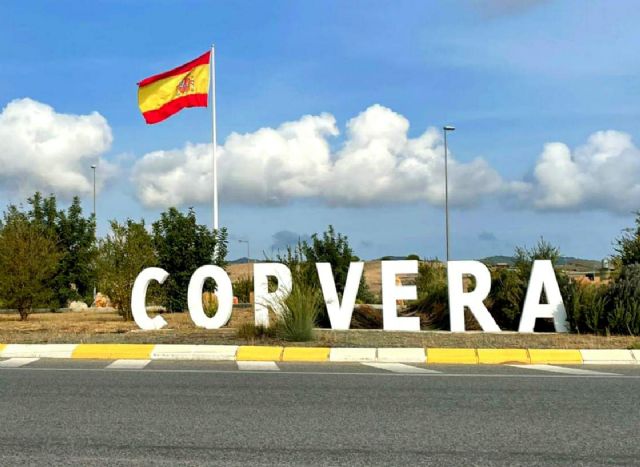 Los vecinos de Corvera se unen celebrando una jornada de moda y baile en beneficio de las fiestas patronales y de los arreglos de la parroquia - 2, Foto 2