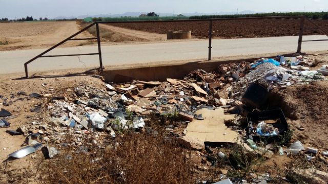 C´s llevará al Pleno el abandono de los aliviaderos y cauces del Trasvase y de los arcenes en una carretera de Pozo Estrecho - 1, Foto 1