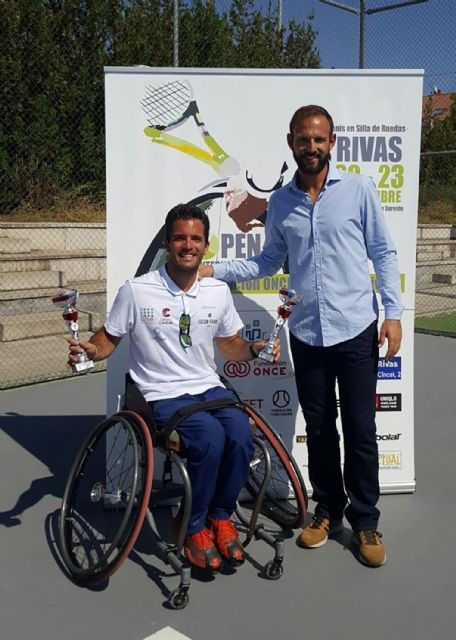 Kike Siscar, de la escuela de tenis 'Las Torres entre Raquetas', doble campeón del 'Open Internacional de Madrid' en silla de ruedas - 1, Foto 1