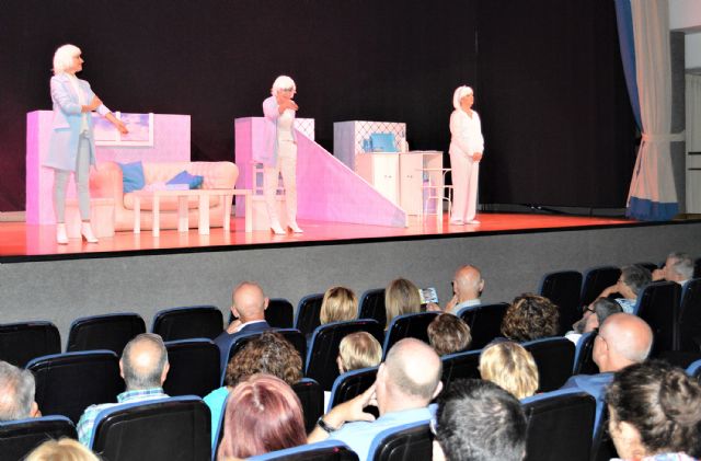 Muchas risas en la segunda obra a concurso del 'VII Certamen Nacional de Teatro Amateur Juan Baño' - 3, Foto 3