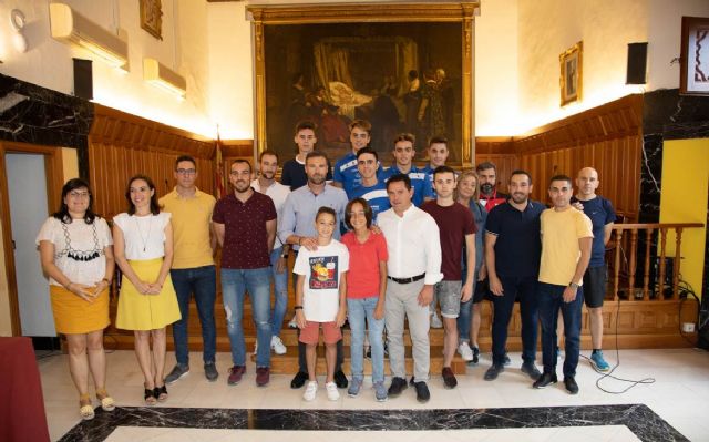 La Concejalía de Deportes entrega las ayudas a deportistas y eventos locales - 1, Foto 1