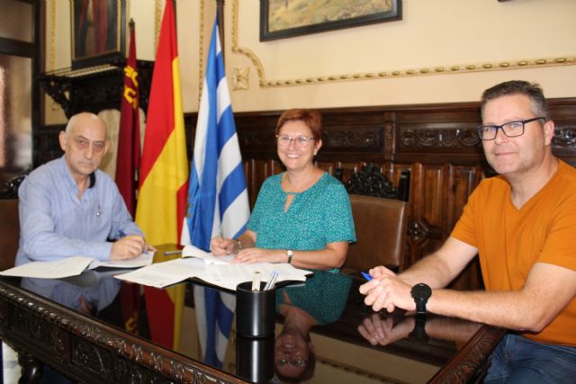 Firmado convenio de 22.500 euros entre Ayuntamiento y Festival Nacional de Folklore - 1, Foto 1
