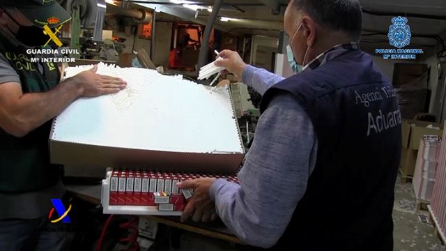 Desmanteladas tres fábricas ilegales de tabaco con capacidad para producir más de 18.000 cigarrillos por minuto - 4, Foto 4