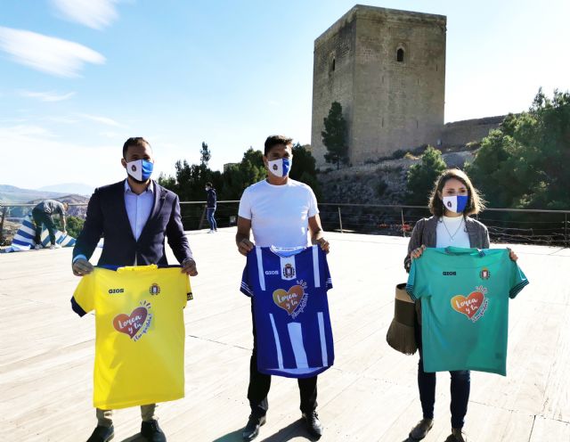 El Ayuntamiento de Lorca patrocina la nueva equipación del Club de Fútbol Lorca Deportiva para la próxima temporada - 1, Foto 1
