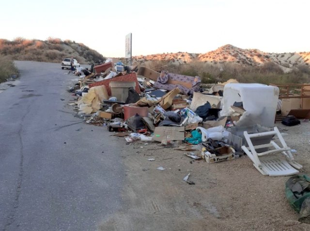 la suciedad urbana en Cieza es un grave problema endémico que es preciso combatir, según Podemos-Cieza - 1, Foto 1