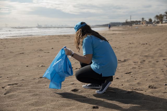 El banco, a través de la Asociación de Voluntarios de CaixaBank, fomenta el mayor programa de voluntariado de Espa&ntilde;a - 2, Foto 2