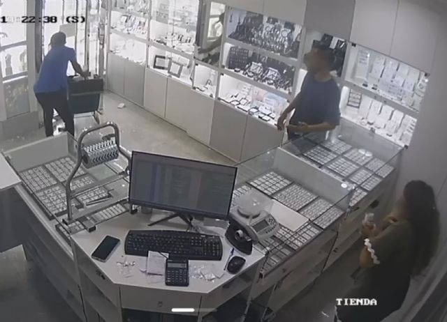 La Guardia Civil detiene a los dos hombres que asaltaron una joyería en Águilas - 3, Foto 3