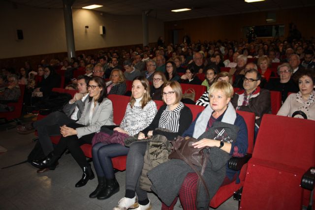 La conferencia de María Senena Corbalán en el ciclo Cehegín Cultural reúne a unas trescientas personas en la Casa de la Cultura - 1, Foto 1