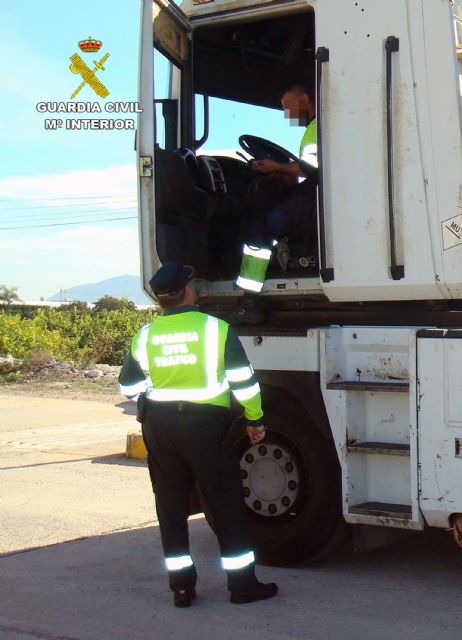 La Guardia Civil detiene a un camionero que superaba cinco veces la tasa de alcoholemia - 1, Foto 1