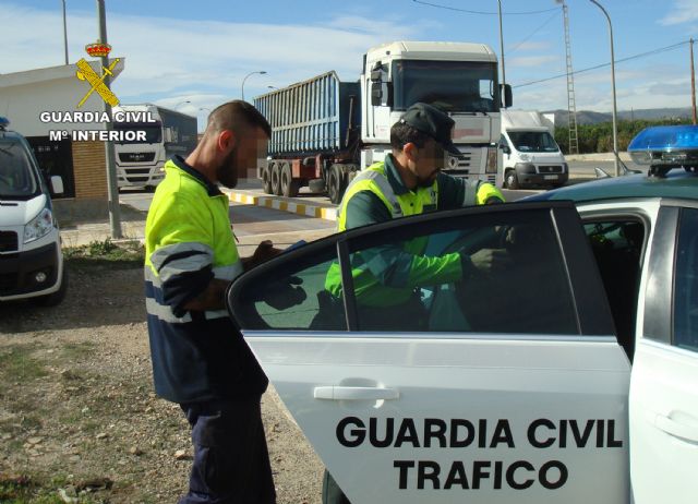 La Guardia Civil detiene a un camionero que superaba cinco veces la tasa de alcoholemia - 3, Foto 3