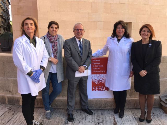 El Ayuntamiento imparte formación para capacitar a las instalaciones deportivas de un kit glucomer - 2, Foto 2