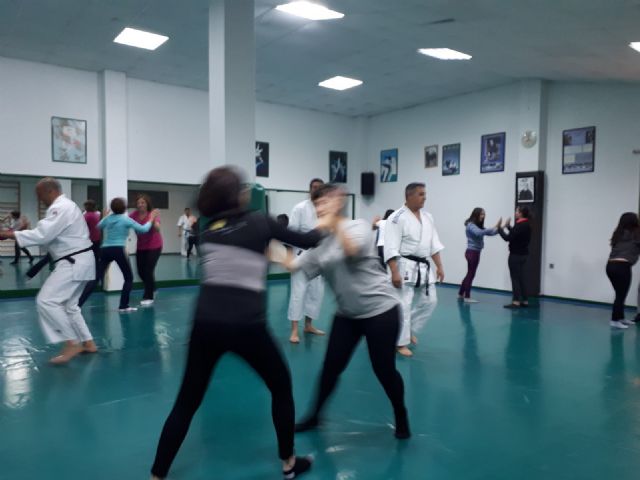 Comienzan las sesiones del Taller de Defensa Personal de la Mujer, Foto 6