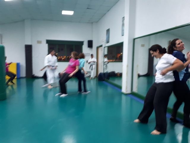 Comienzan las sesiones del Taller de Defensa Personal de la Mujer, Foto 8
