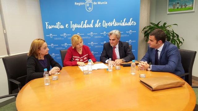 La Comunidad financia con 4,6 millones de euros la atención a 218 personas mayores en las residencias Caser de Murcia y Lorca - 1, Foto 1