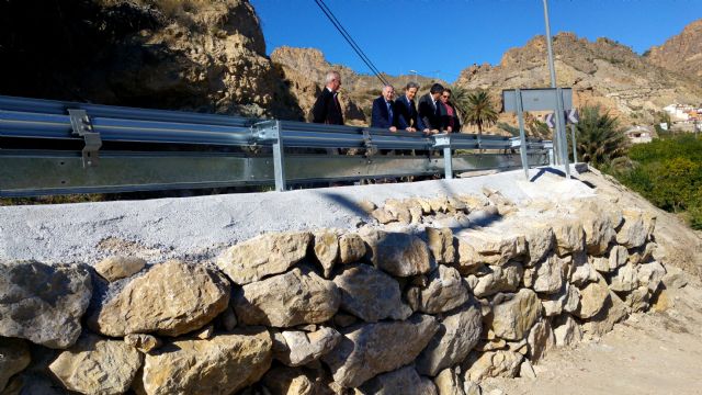 Fomento mejora la seguridad vial en la carretera que une los municipios de Ojós y Villanueva del Río Segura - 1, Foto 1