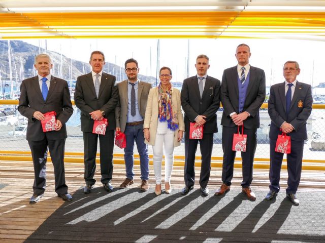 La alcaldesa promociona Cartagena entre los responsables de la UEFA y la delegacion de Eslovaquia - 1, Foto 1