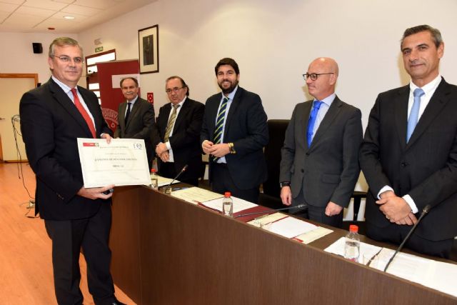 Agradecimiento de la UMU a las empresas por su colaboración con la facultad de Química - 1, Foto 1