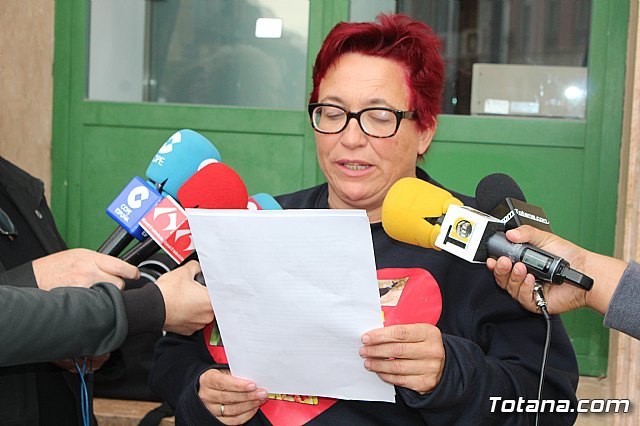 María Costa lee un comunicado sobre el XI Encuentro de Cuadrillas de El Raiguero y el X Pimentón de Oro, Foto 1