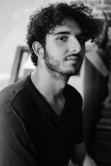 El escritor Juan Albarracín presenta su novela El hombre rígido, basada en la historia real de una madre-coraje murciana, Foto 1