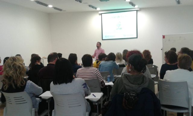 Los comerciantes pinatarenses aprenden técnicas de venta gracias a la Cámara de Comercio - 1, Foto 1