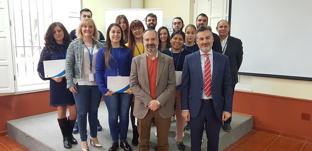 15 estudiantes de la Región reciben las Becas de Formación Profesional de SABIC - 1, Foto 1