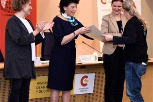 Celaá entrega los premios nacionales de Educación para el Desarrollo ´Vicente Ferrer´ - 2, Foto 2